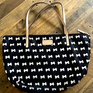 Cute kate spade purse with bows 🎀